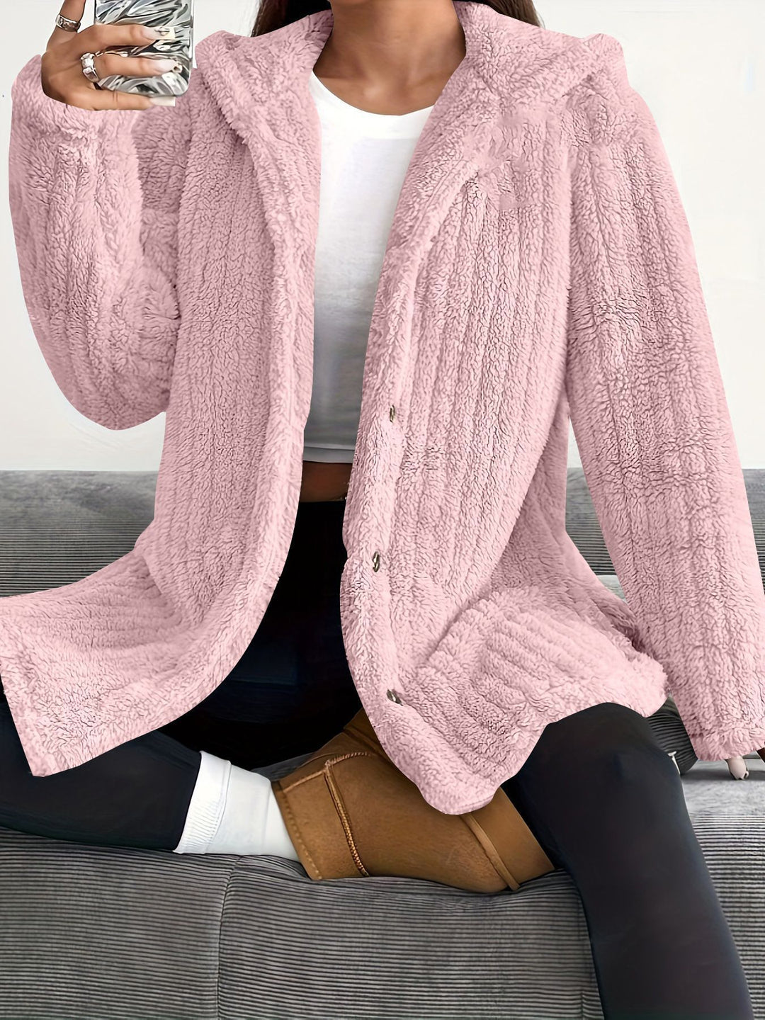 Damen Kuschelige Kapuzenjacke mit Knopfdetails R&B