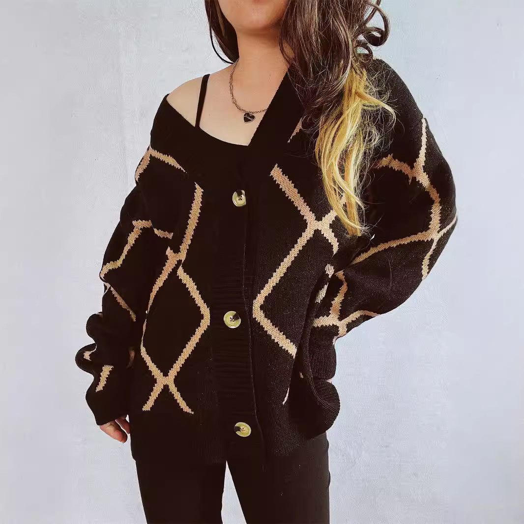 Damen Strickjacke mit modernem geometrischem Muster und hochwertigen Knopfdetails R&B