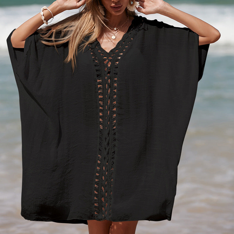 Damen eleganter Strandponcho mit raffinierten Häkelakzenten und tiefem V-Ausschnitt R&B