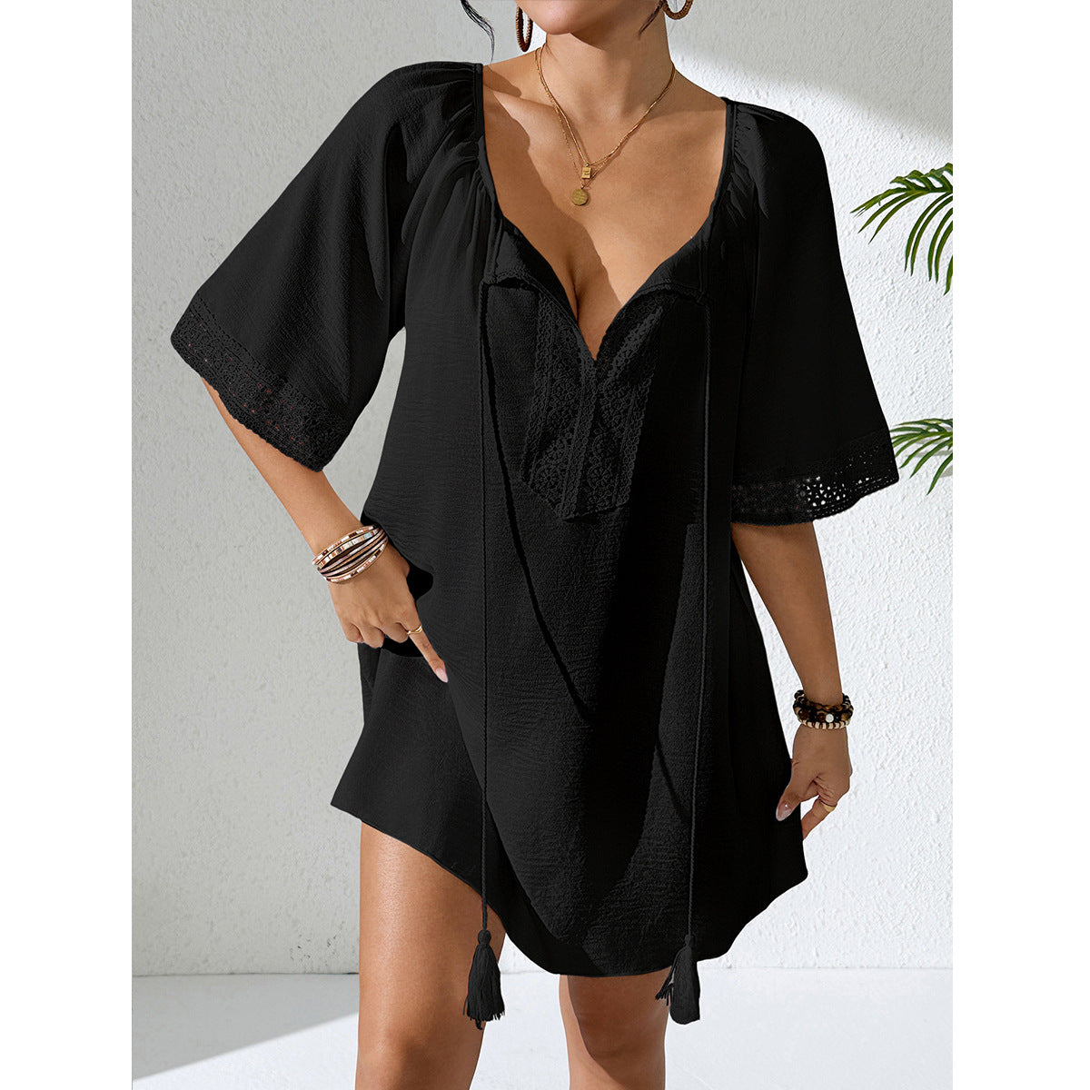 Damen Häkelstrandkleid mit elegantem V-Ausschnitt und luftigen Ärmeln R&B
