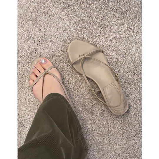 Damen Zehentrenner-Sandalen mit eleganten Riemen und goldenen Akzenten R&B