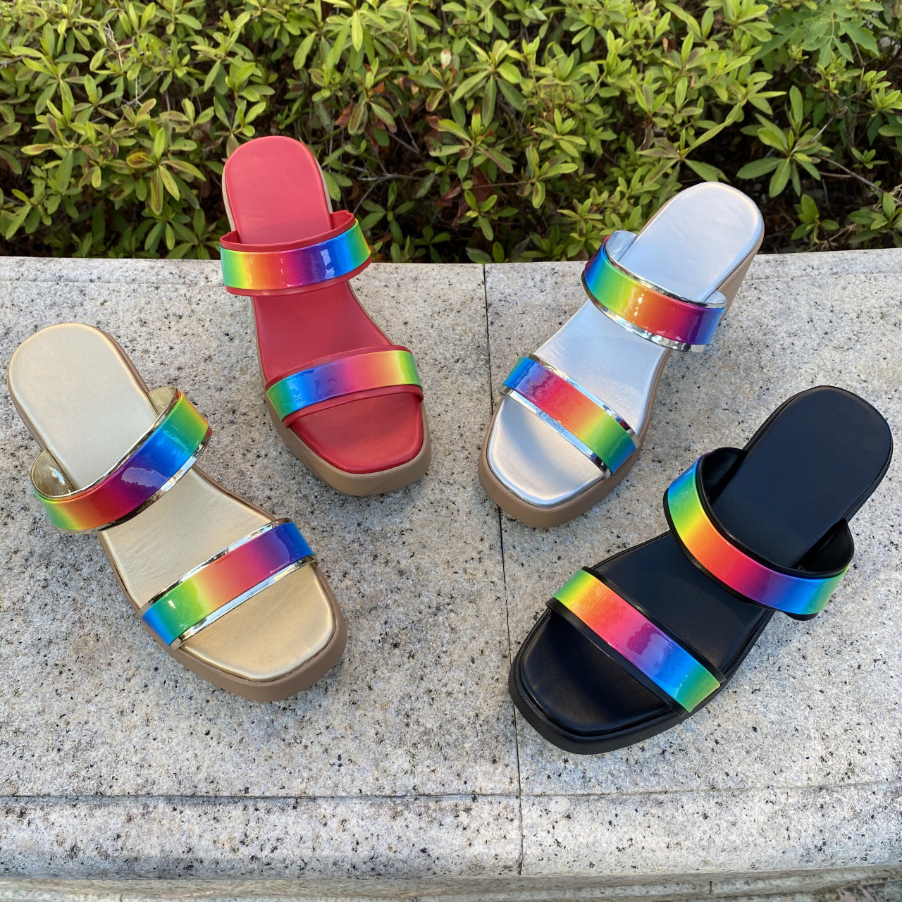 Damen Plateau-Sandalen mit regenbogenfarbenem Glanz und bequemem Absatz R&B
