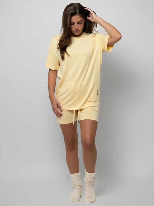 Damen lässiges Set mit oversized T-Shirt und Shorts R&B