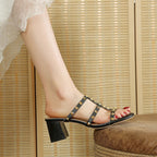 Damen Design-Sandalen mit Nietenakzenten und modernem Blockabsatz