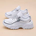 Damen Sportliche Sneakers mit metallischer Oberfläche und optimaler Dämpfung