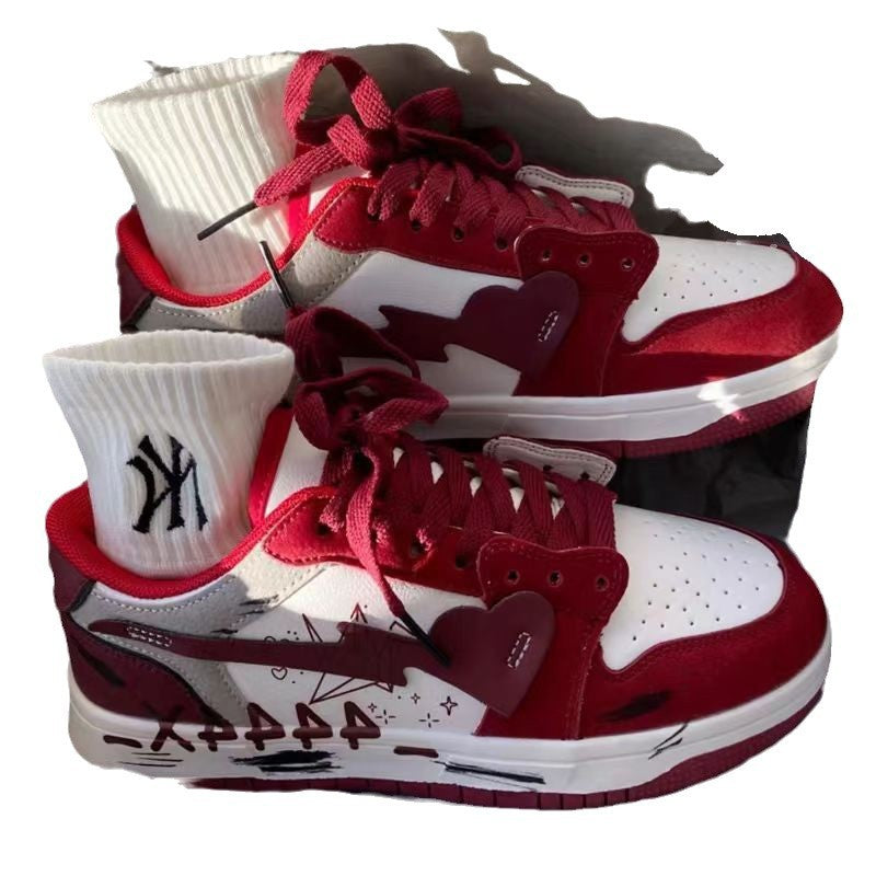 Damen Sneakers mit einzigartiger Herz-Applikation und modischem Detail