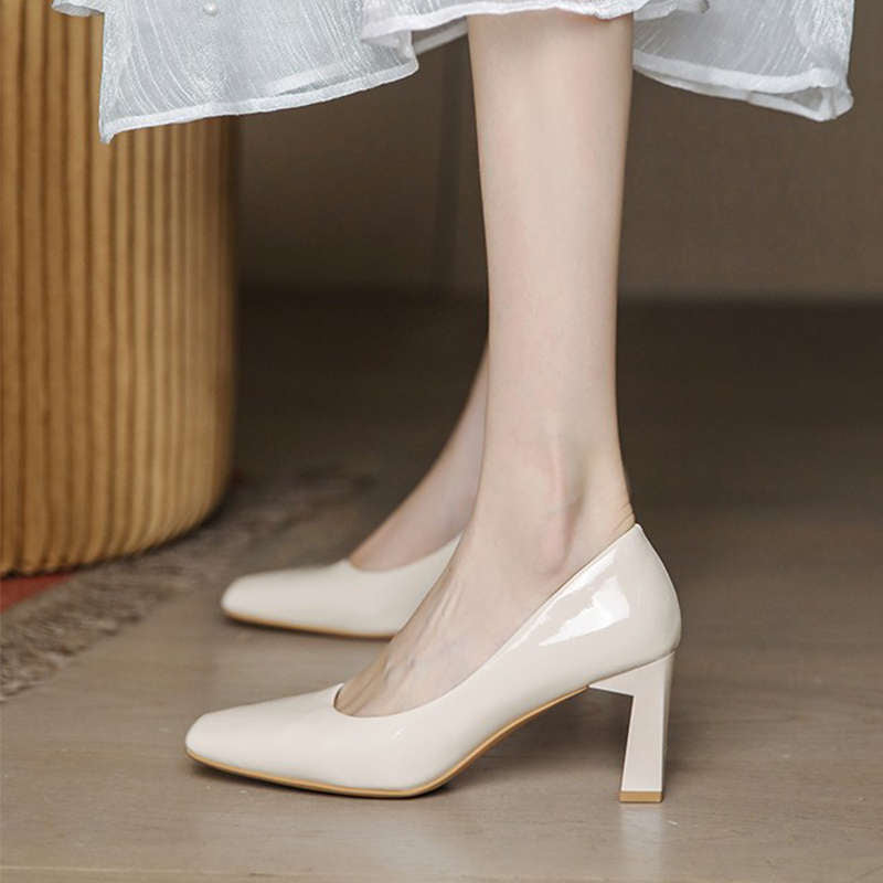 Damen Elegante und zeitgemäße Pumps mit blockierendem Absatz R&B