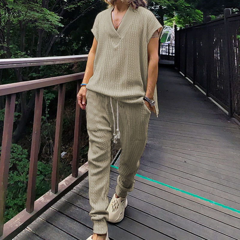 Damen lässiges Freizeit-Outfit mit strukturiertem Oberteil und bequemen Hosen R&B