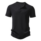 Herren Kurzarm-Henley-Shirt mit strukturiertem Design und modischen Knopfdetails