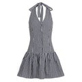 Damen V-Ausschnitt Kleid mit schwingendem Saum und Knopfdetails R&B