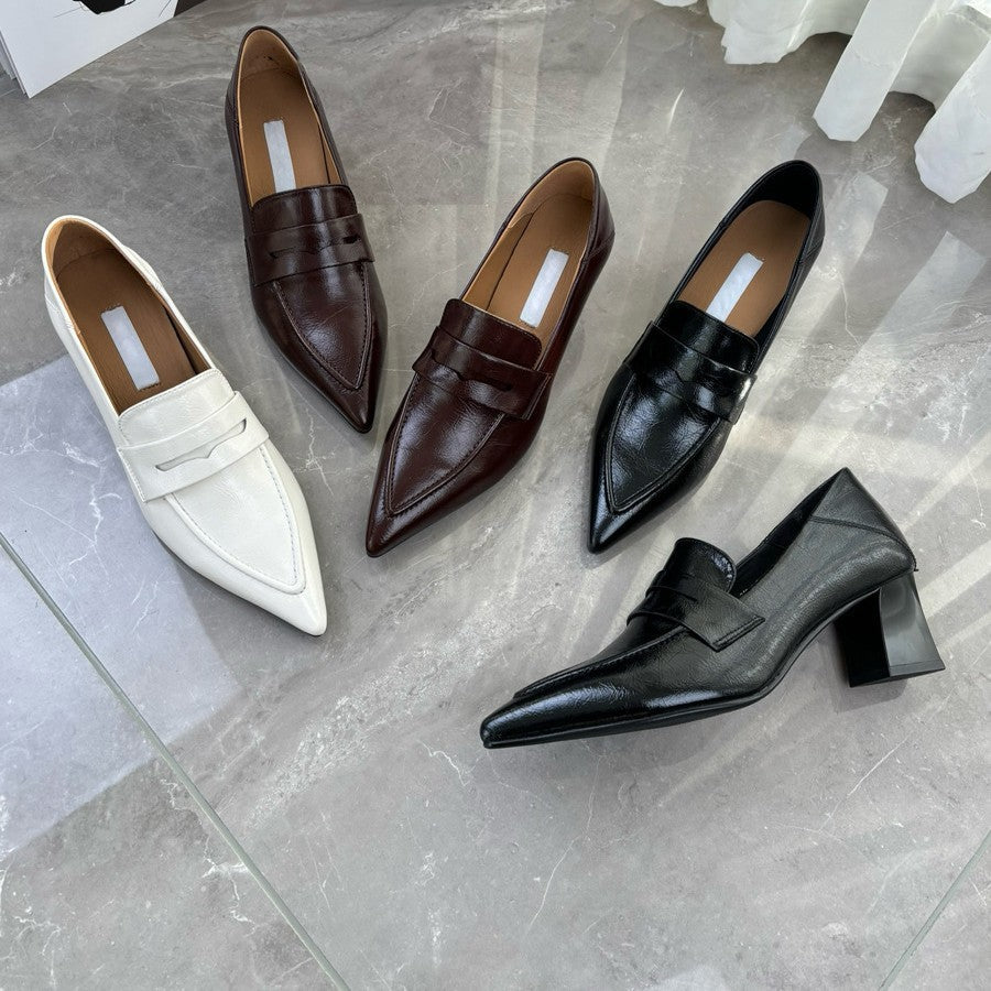 Damen spitze Pumps mit elegantem Riemen und bequemen Blockabsatz