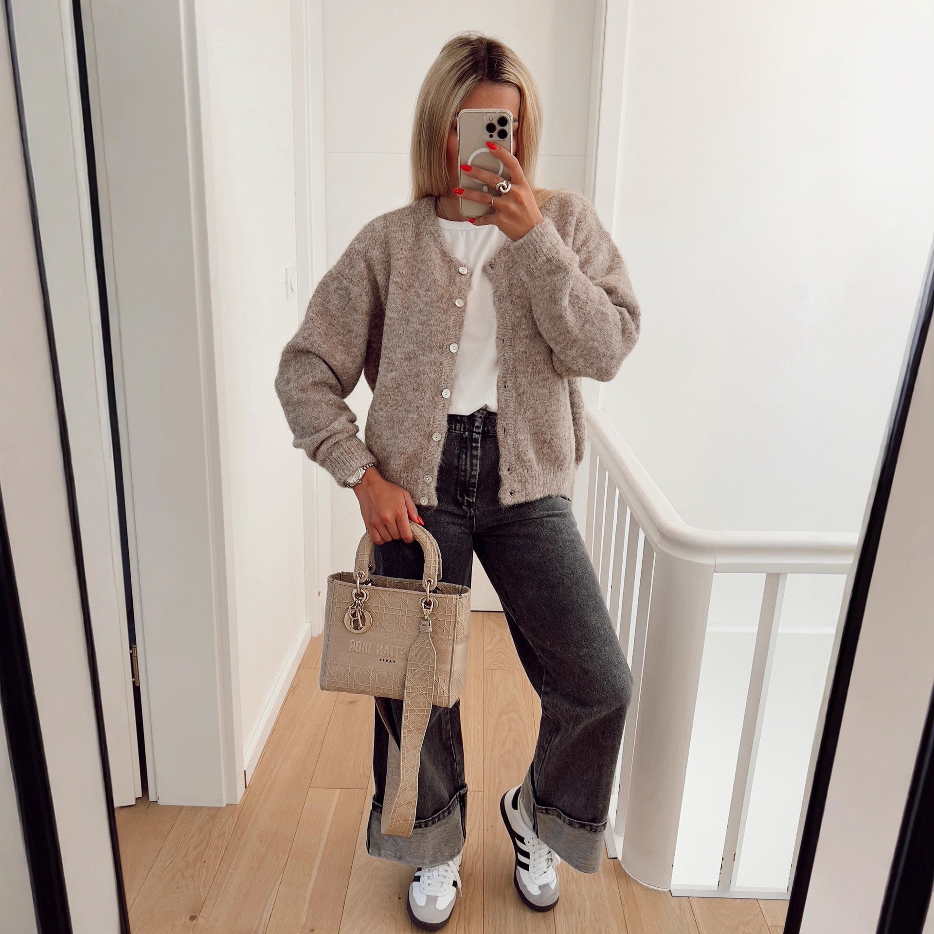 Damen weiche Strickjacke mit eleganter Knopfleiste und lässigem Schnitt R&B