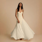Damen Elegantes Maxikleid mit kontrastrierenden Stoffbahnen und schmalen Trägern R&B