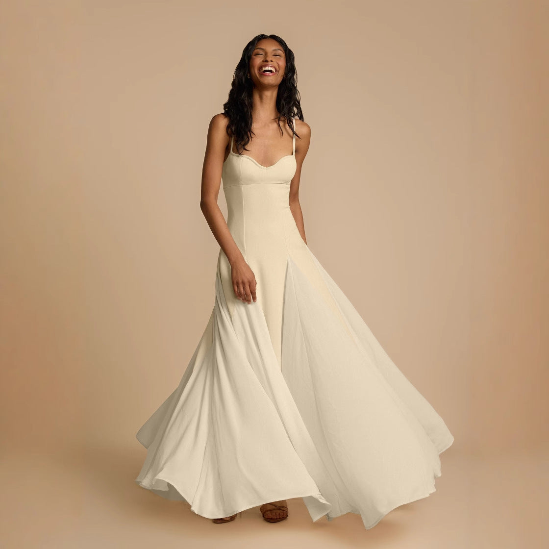 Damen Elegantes Maxikleid mit kontrastrierenden Stoffbahnen und schmalen Trägern R&B