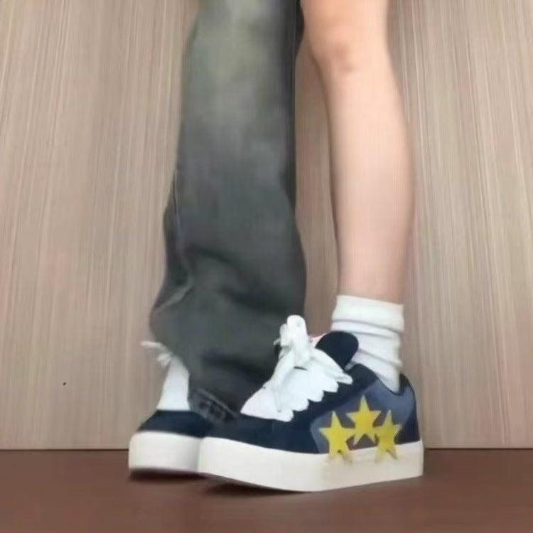 Damen Sneakers mit auffälligen Sternen-Applikationen und dämpfender Sohle R&B