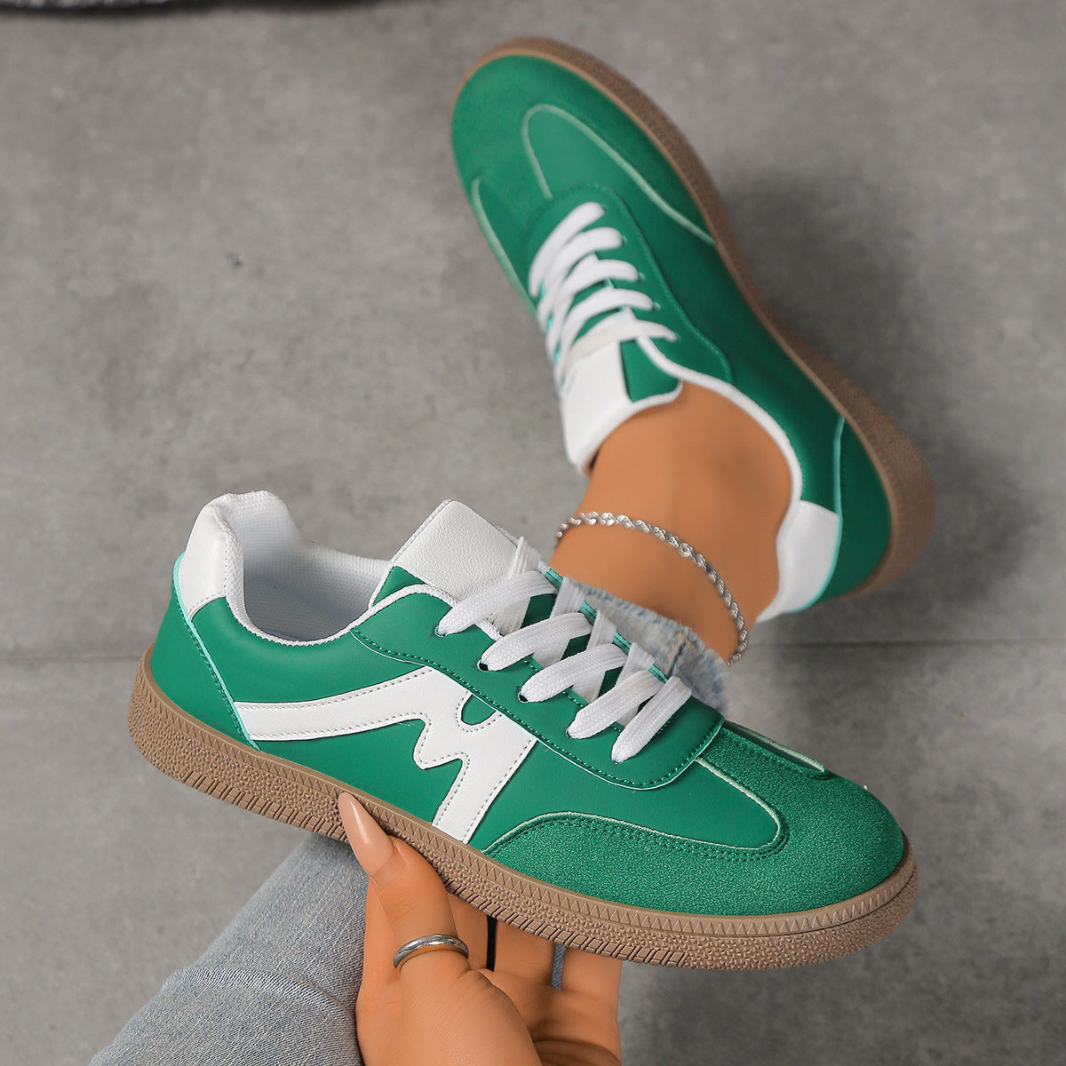 Damen Sportliche Sneakers mit hochwertigem Obermaterial und dämpfender Sohle R&B