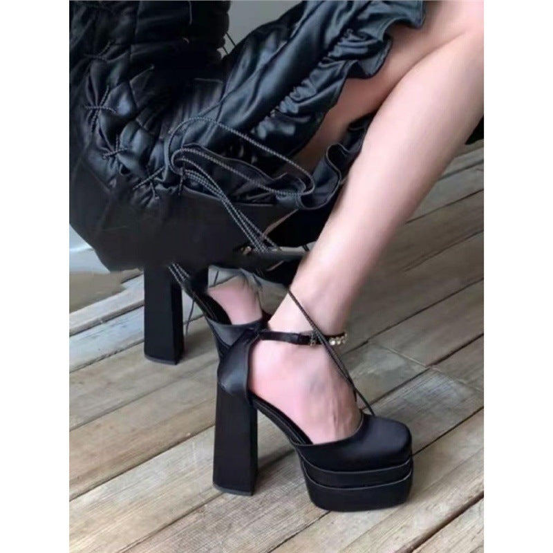 Damen Plateau-High Heel Sandalen mit eleganter Riemchenverzierung R&B