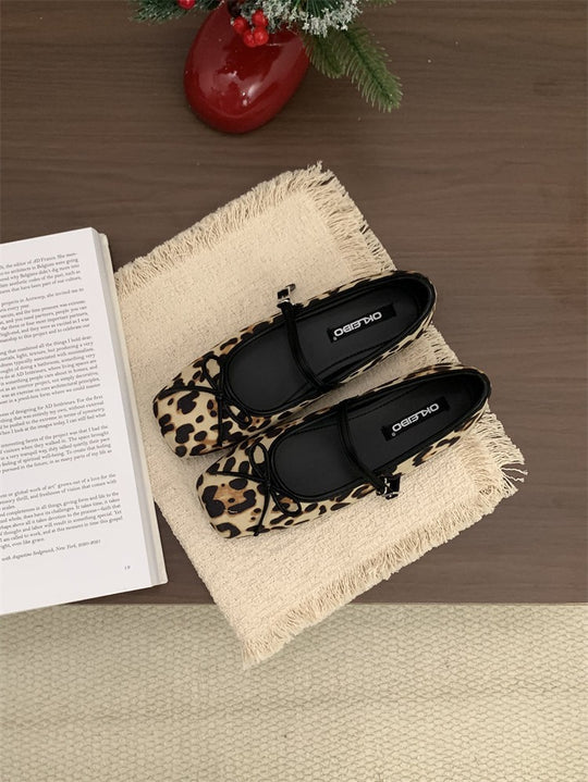 Damen elegante Ballerinas mit floralem Muster und zierlichen Riemen R&B