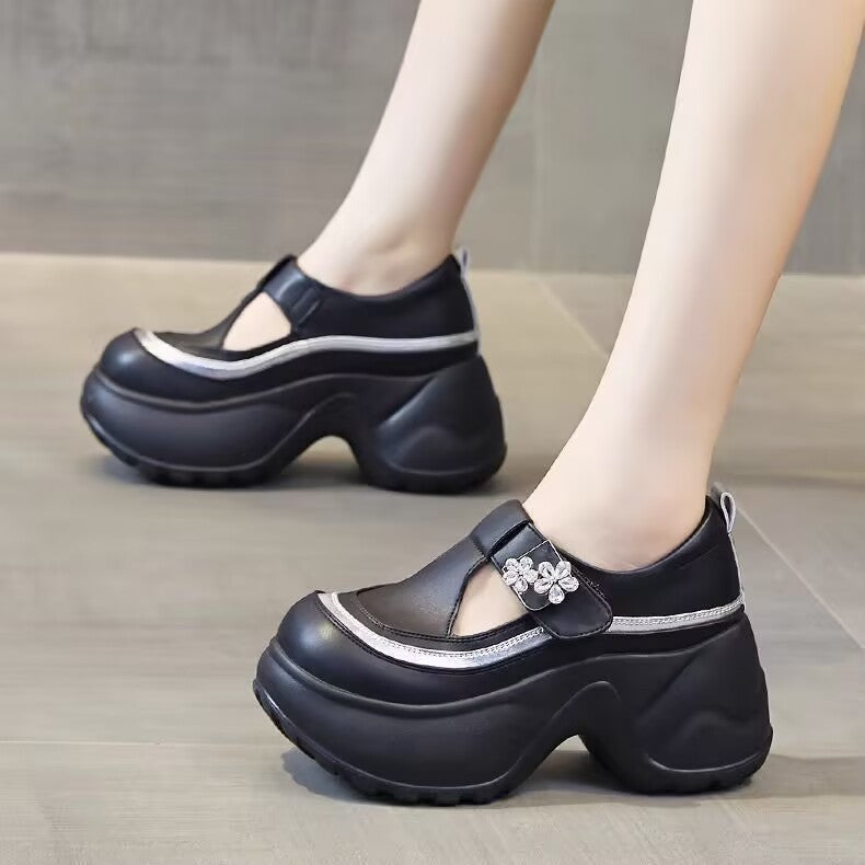 Damen Chunky Schnürschuhe mit verstellbarem Riemen und modischen Blütenapplikationen R&B