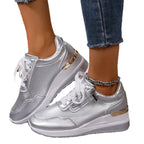 Damen Sportliche Sneakers mit perforiertem Obermaterial und glänzenden Akzenten R&B
