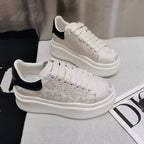 Damen Sneakers mit elegantem floralem Design und dicker Laufsohle