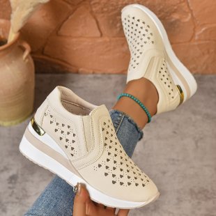 Damen sportliche Slip-On Sneakers mit atmungsaktivem Obermaterial und dekorativen Perlendetails R&B