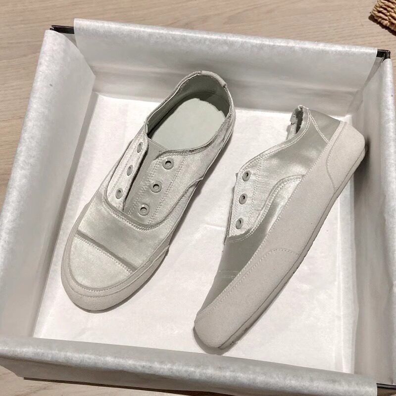 Damen sportliche Slip-On Sneakers mit satiniertem Obermaterial R&B