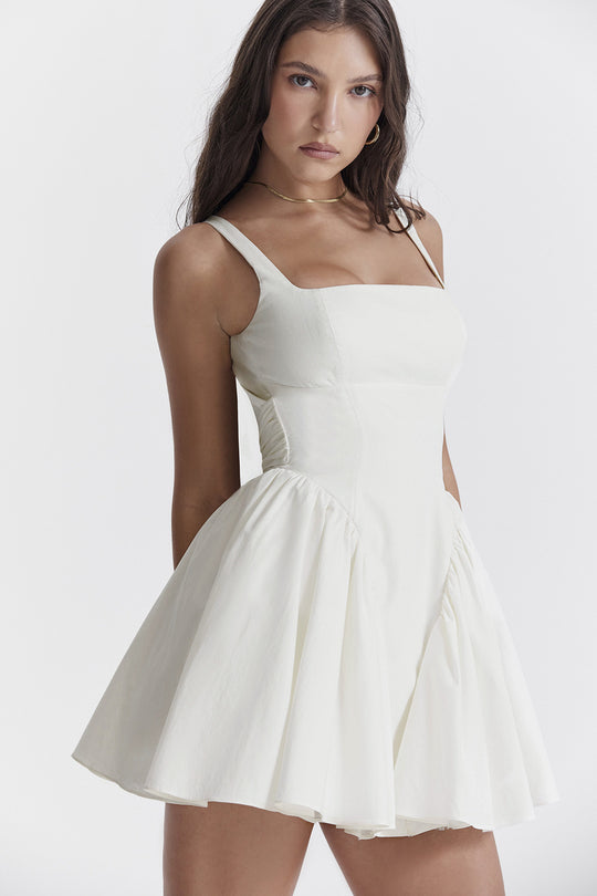 Damen Minikleid im modernen Schnitt mit voluminösem Rock R&B