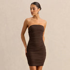 Damen Figurumspielendes Abendkleid mit raffiniertem Drapierdesign und schulterfreier Silhouette R&B