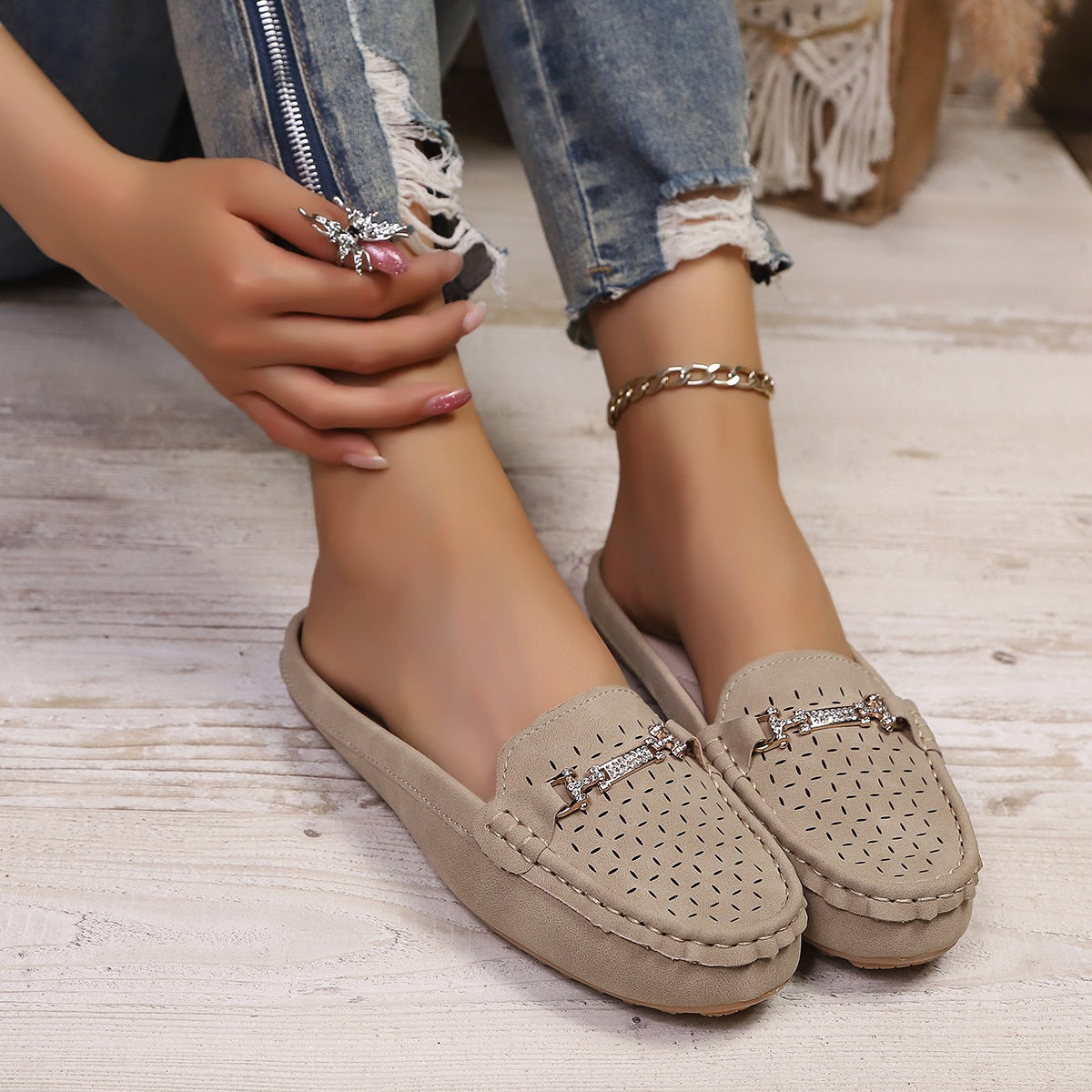 Damen Mokassins mit stilvollem Schnitt und modischer Dekoration