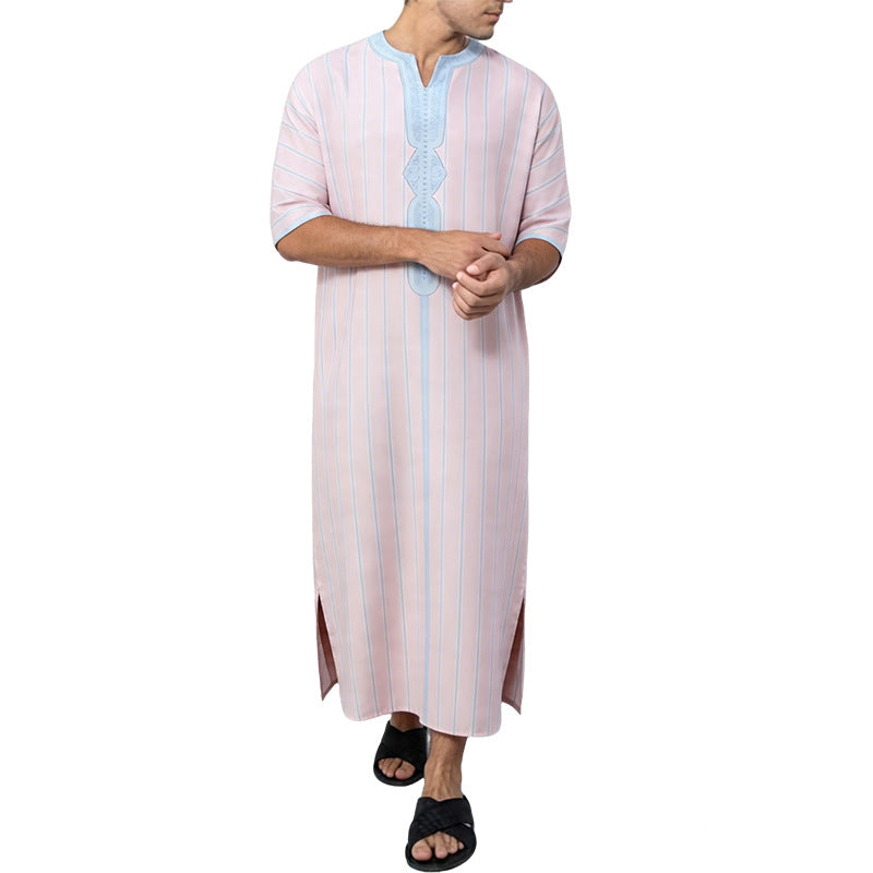 Herren nan gestreifte Djellaba mit dekorativer Bruststickerei und seitlichem Schlitz R&B