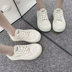 Damen Sportliche Sneakers mit modischem Design und stylischen Akzenten