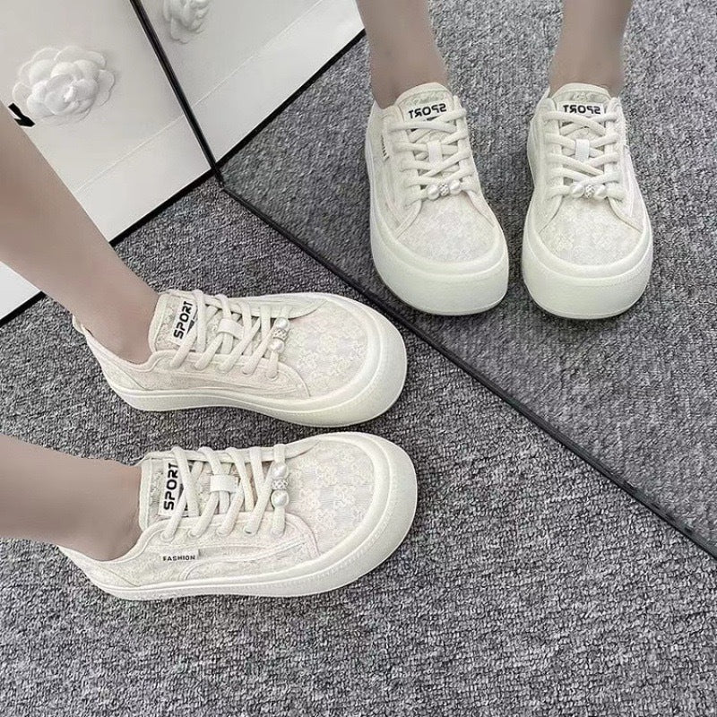 Damen Sportliche Sneakers mit modischem Design und stylischen Akzenten