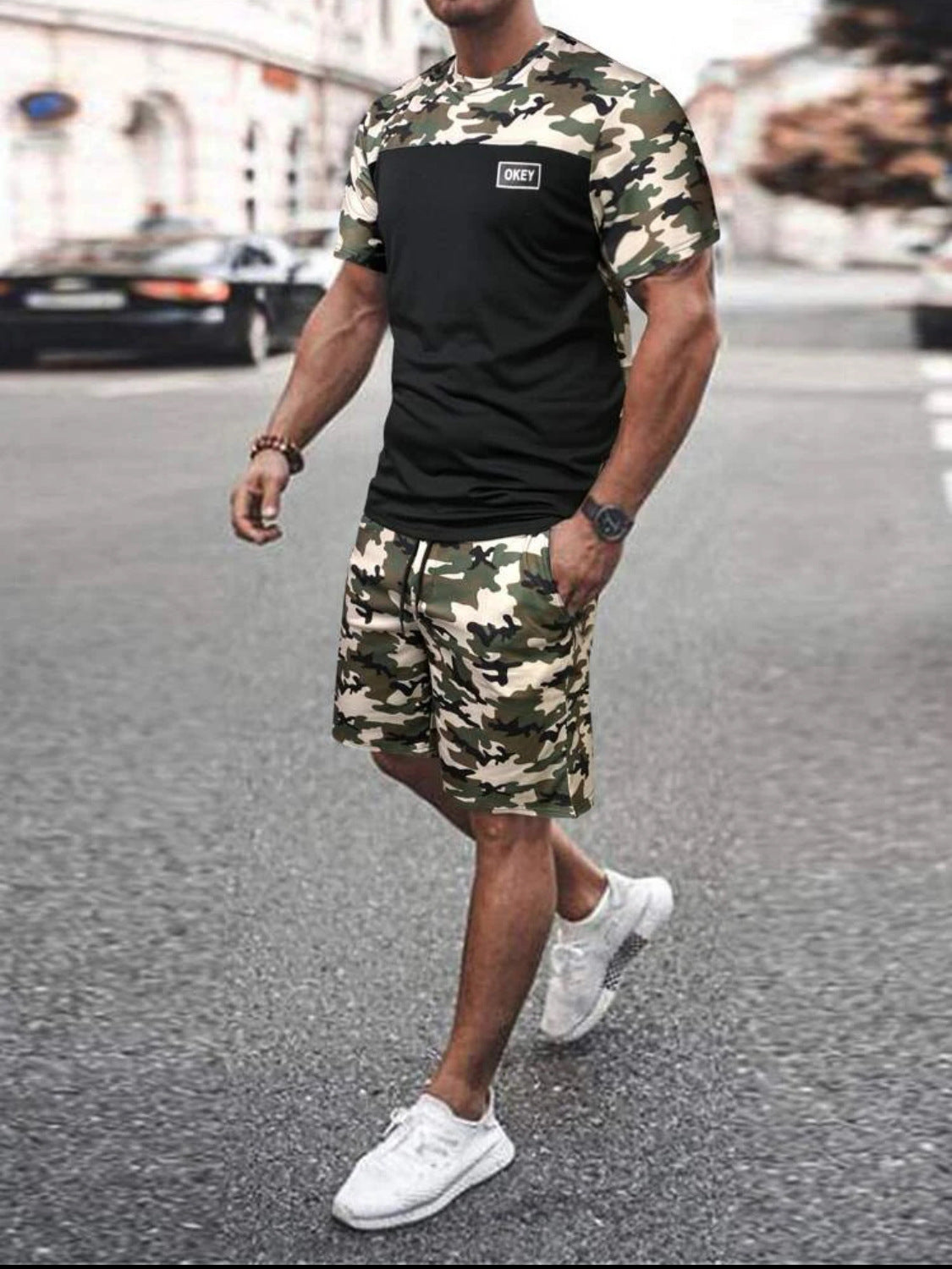 Herren Camouflage Sportanzug mit modernem Design und praktischen Taschen