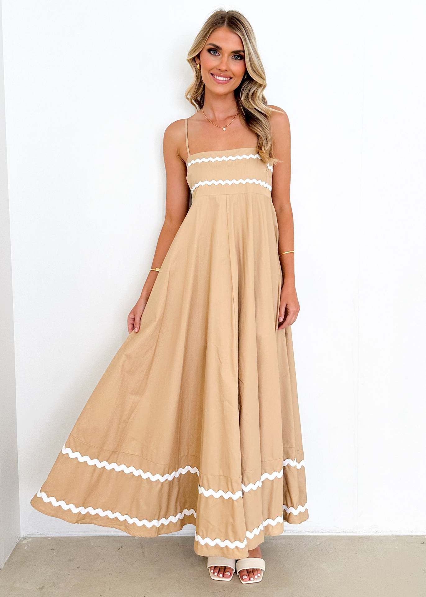 Damen Maxikleid mit eleganten Rüschendetails R&B