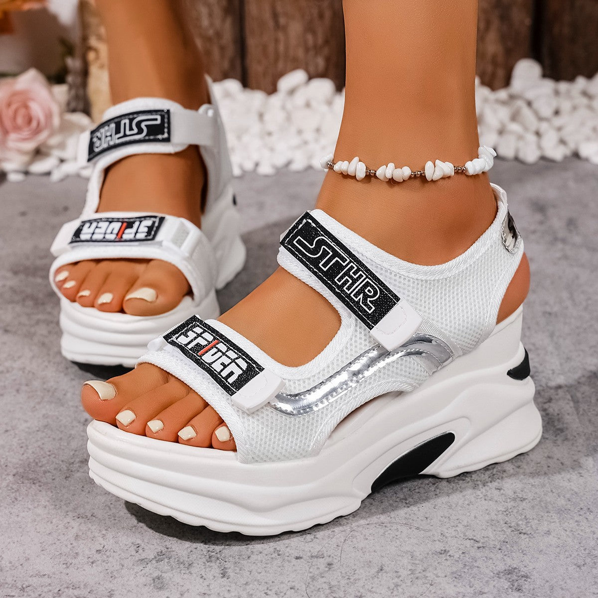 Damen Plateau-Sandalen mit verstellbaren Riemen und modischem Glitzer-Design R&B