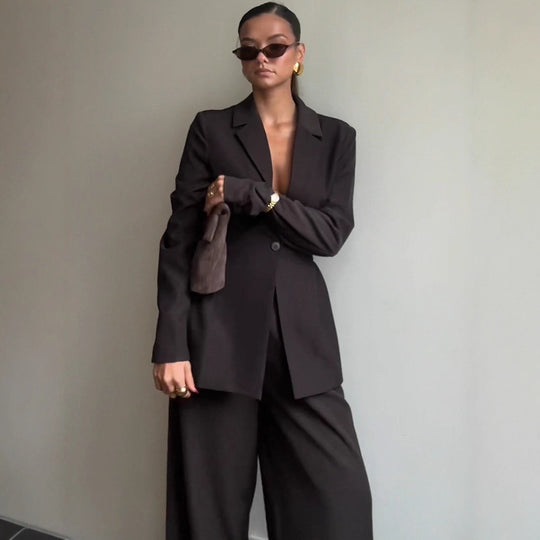 Damen Blazer mit tiefem V-Ausschnitt und eleganter Silhouette R&B
