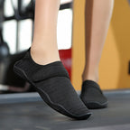 Damen Wassersportschuhe mit rutschfestem Profil und elastischem Riemensystem