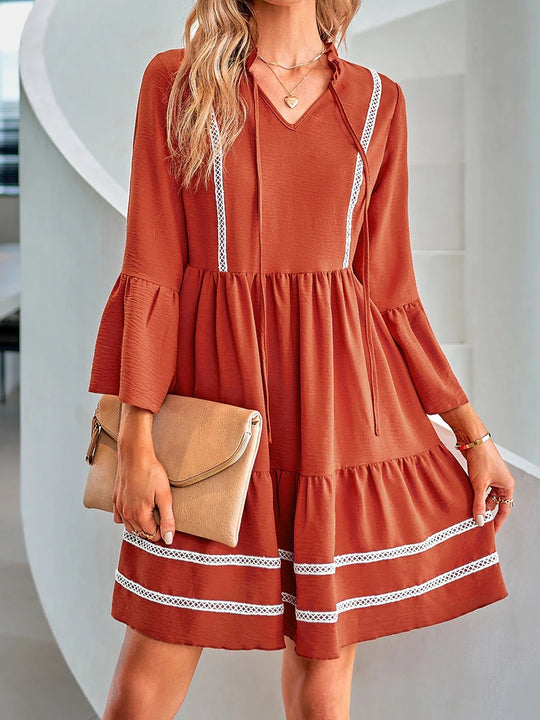 Damen lässiges Freizeitkleid mit V-Ausschnitt und dekorativem Spitzenbesatz R&B