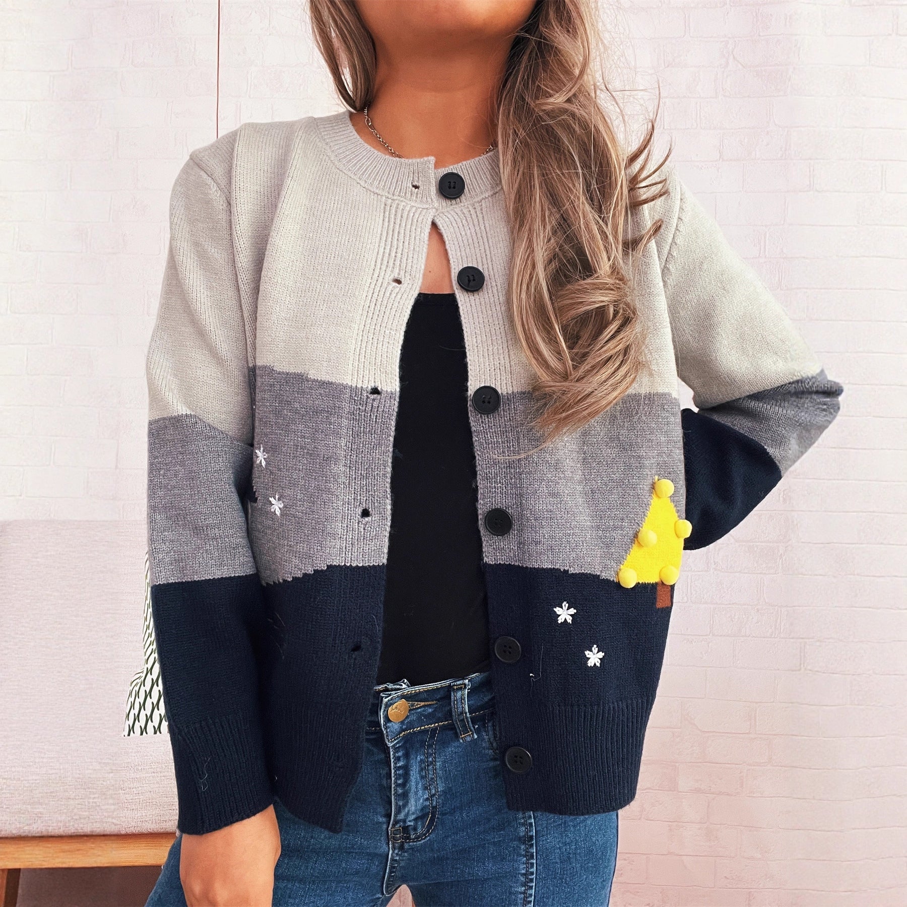 Damen Strickjacke mit festlichem Motiv und Knopfdetails R&B