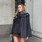 Damen nan zweilagiger Strickponcho mit asymmetrischem Saum und dekorativem Knopfkragen R&B