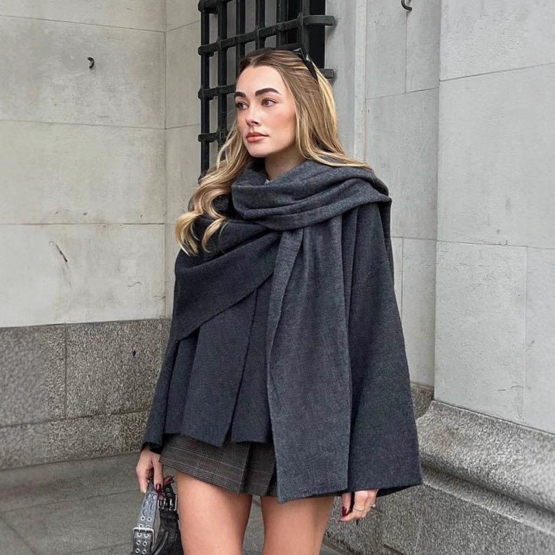 Damen nan zweilagiger Strickponcho mit asymmetrischem Saum und dekorativem Knopfkragen R&B