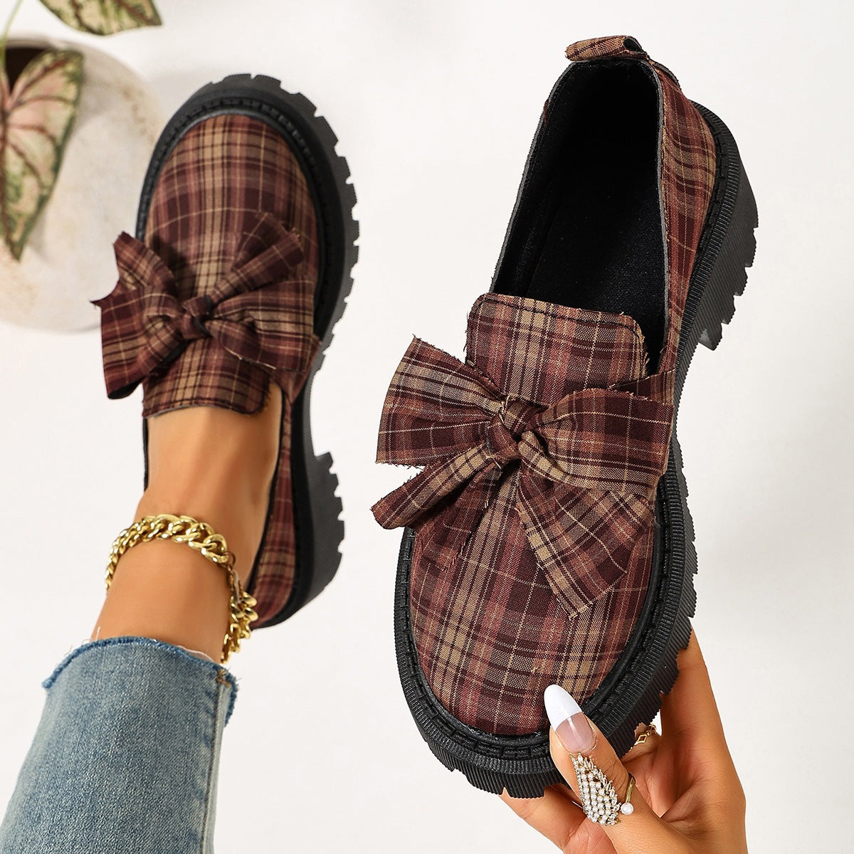 Damen Komfortable Slip-On Loafers mit dekorativer Schleifenapplikation und robustem Profil