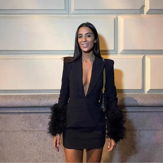 Damen Sexy Minikleid mit tiefem V-Ausschnitt und glamourösen Federärmeln R&B