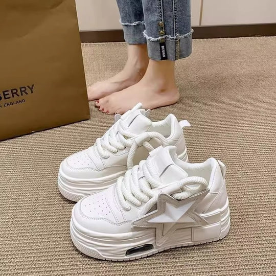 Damen Sportliche Plateau Sneakers mit modischem Sternen-Design R&B
