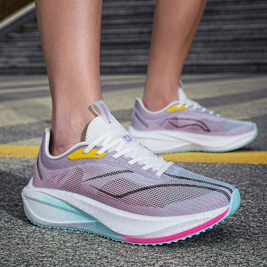 Damen Hochleistungs-Laufschuhe mit atmungsaktiver Oberflächenstruktur und optimierter Dämpfung R&B