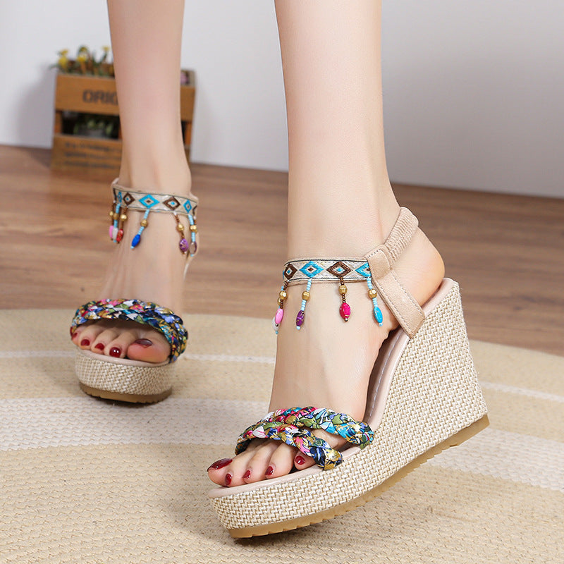 Damen Wedge-Sandalen mit bunten dekorativen Details R&B