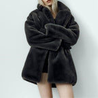 Damen Flauschiger Oversized-Kunstpelzmantel mit tiefem Revers