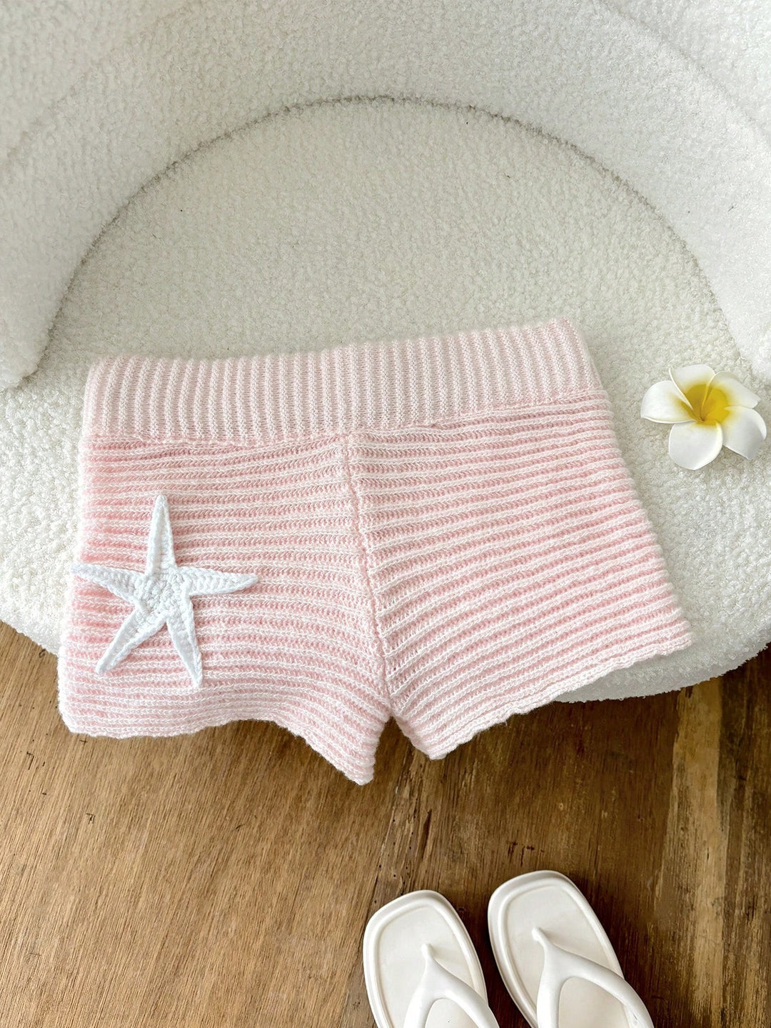 Damen kurze Strickshorts mit maritimer Applikation R&B