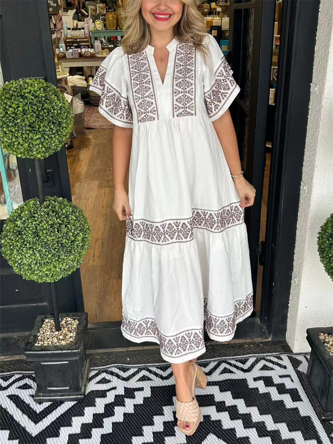 Damen Maxikleid mit eleganten Stickereien R&B